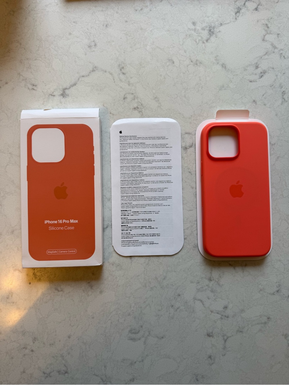 Apple Silicone Case MagSafe for iPhone 16 Pro Max Orange